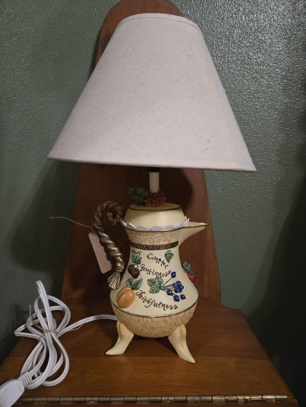 Decorative Fruit Motif Table Lamp in Cream